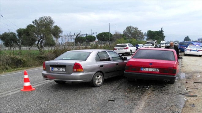 İzmir'de feci kaza: 2 otomobilde can pazarı!
