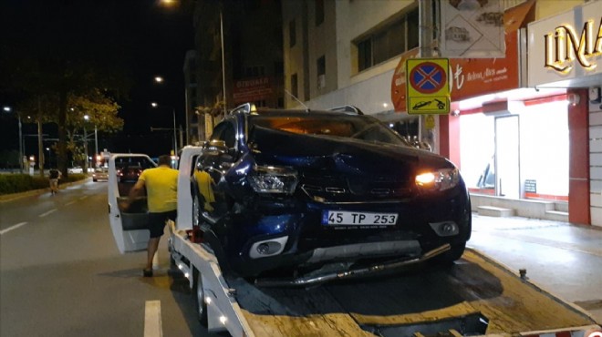 Feci kaza! İki araç kafa kafaya: 4 yaralı