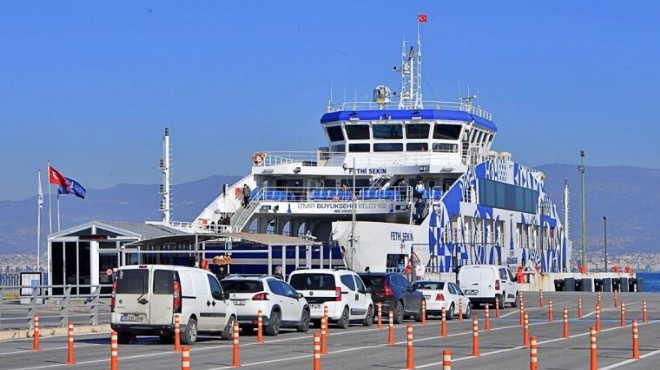 İzmir'de feribot seferleri devre dışı!