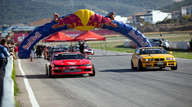 İzmir de final: Drift Şampiyonası nefesleri kesti