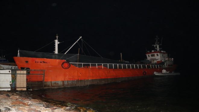İzmir de gemiye  yasa dışı geçiş  baskını!