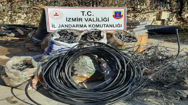 İzmir de kablo hırsızlarına suçüstü!
