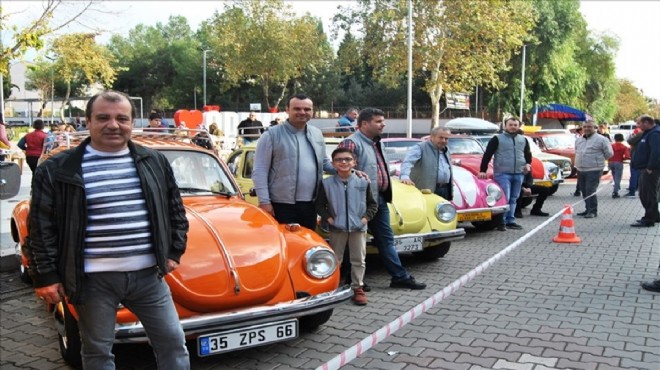 İzmir'de klasik araçlar geçidi!
