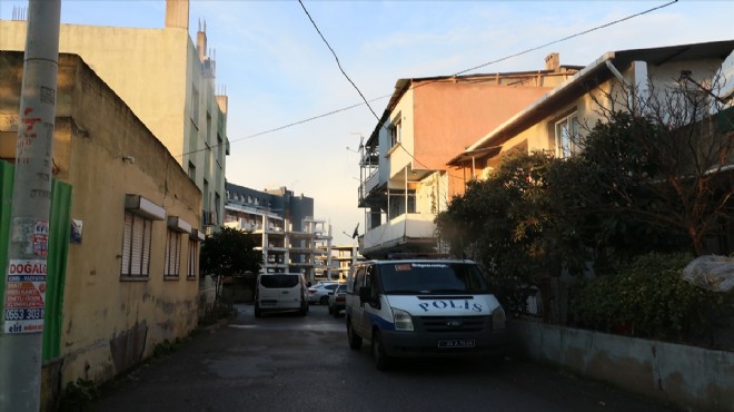 İzmir de  koca  dehşet: Baltayla kafasına vurdu!