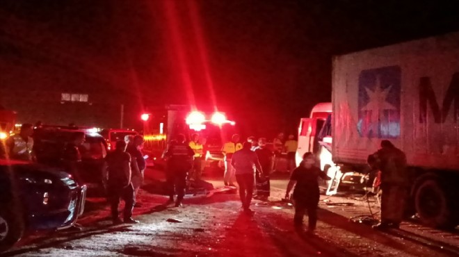 İzmir'de korkunç kaza: 2 kişi öldü