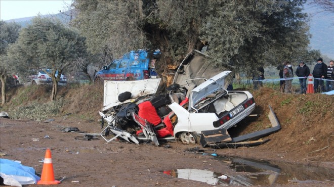 İzmir'de korkunç kaza: 2 ölü, 3 yaralı