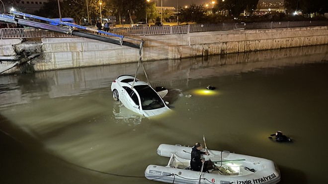 İzmir'de korkunç kaza! Otomobil çaya uçtu: 1 ölü, 3 yaralı