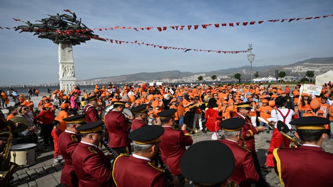 İzmir de lösemili çocuklar için farkındalık yürüyüşü