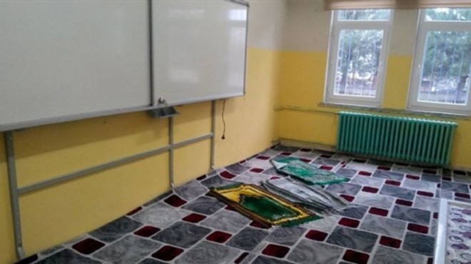 İzmir de okullara dikkat çeken  mescit  yazısı!