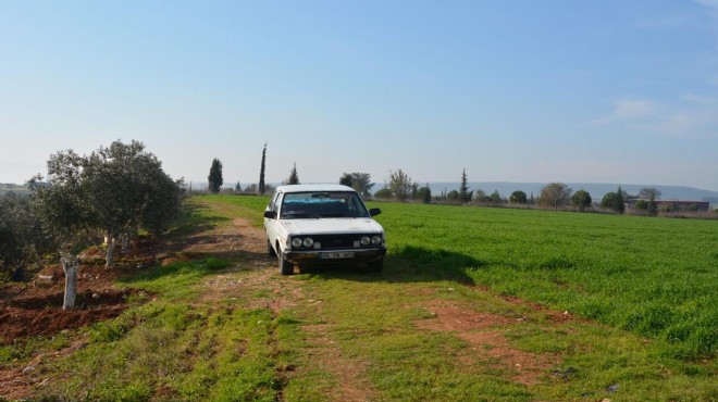 İzmir'de otomobil içinde ceset bulundu