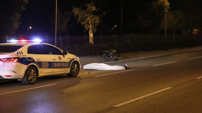 İzmir'de refüje çarpan motosikletin sürücüsü öldü