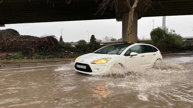 İzmir de sağanak: Yine aynı manzara!