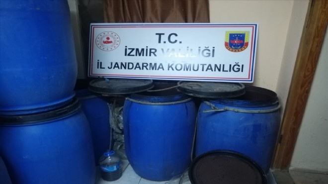 İzmir'de sahte içki baskını: Bin 980 litre!