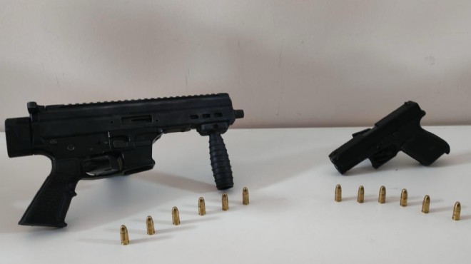 İzmir de sahte polis dehşeti: 2 kişiyi yaralayıp 500 bin lira çaldılar!