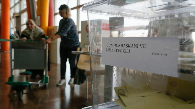 İzmir'de sandık mesaisi: Hangi parti kaç kişiyle görev yapacak?