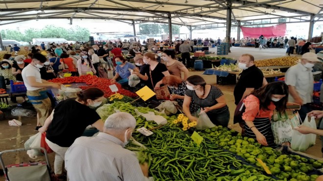 İzmir de tam kapanmada ilk kez açılan pazar yerlerine yoğun ilgi