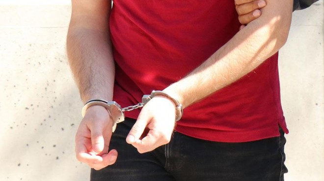 İzmir'de 'terör sloganları'na 2 tutuklama