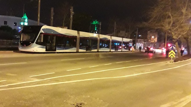 İzmir'de tramvay sürprizi: Vagonlar raylara indi