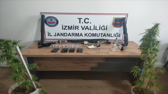 İzmir'de uyuşturucu şebekesine yönelik operasyonda 8 şüpheli tutuklandı