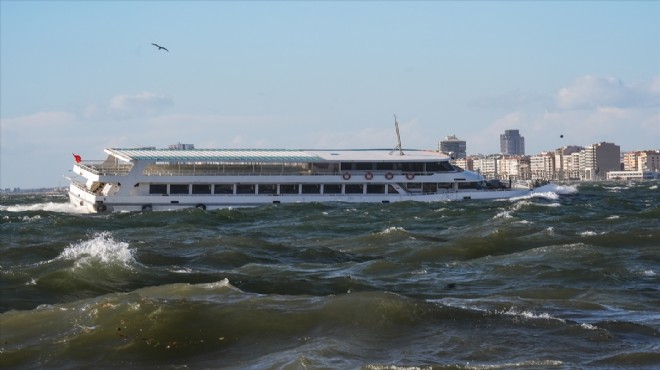 İzmir de vapur seferleri iptal!