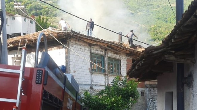 İzmir'de yangın kabusu: 2 ev küle döndü!