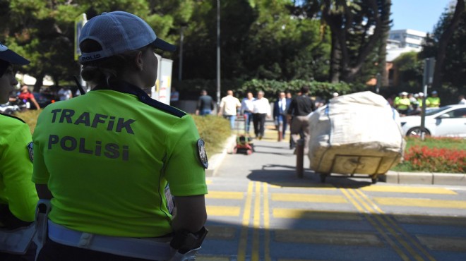 İzmir'de 'yaya güvenliği' nöbeti!