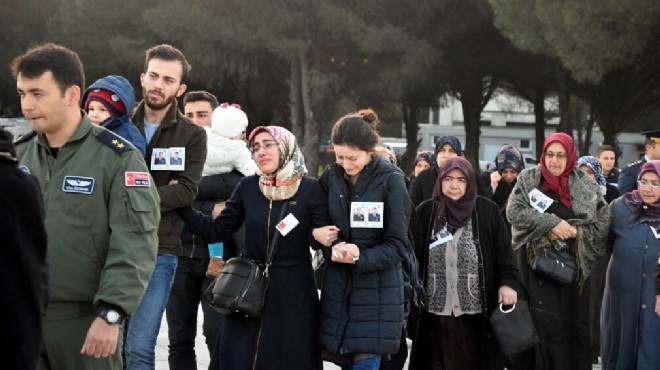 İzmir de yürek yakan anlar: Şehit pilotlara veda...