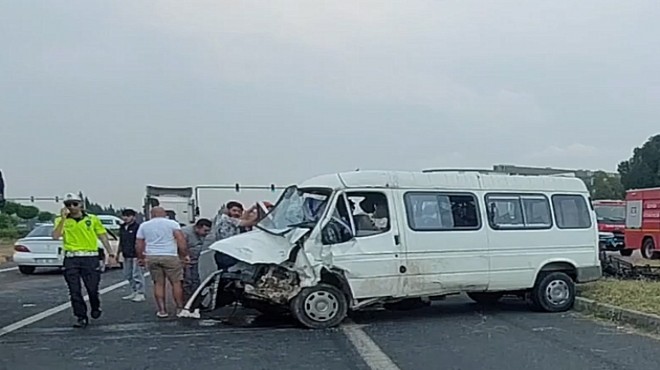 İzmir'de zincirleme kaza: Yaralılar var!