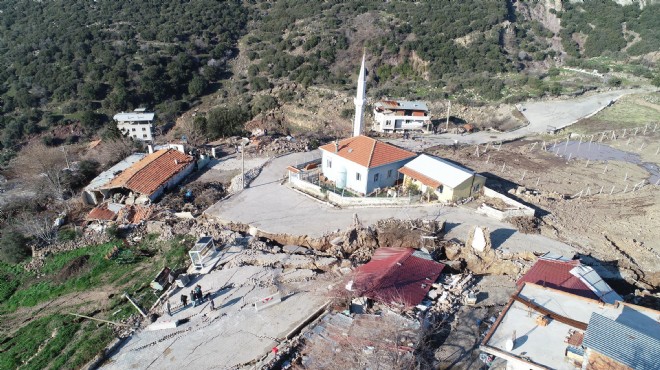 İzmir deki heyelan bölgesinde panik sürüyor!