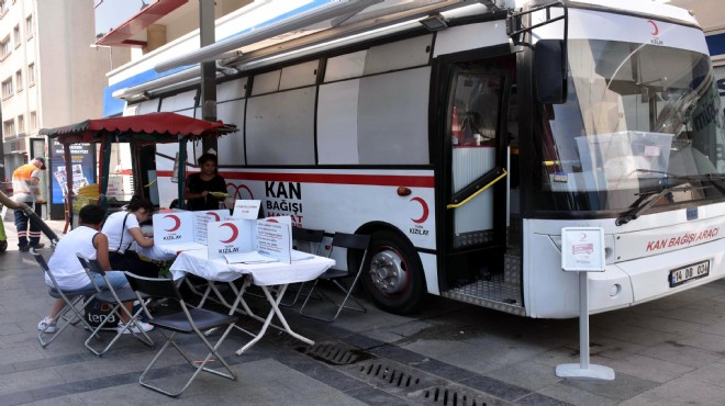 İzmir deki kan stokları yüzleri güldürdü