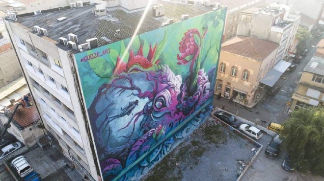İzmir duvar resimleriyle de fark yaratıyor