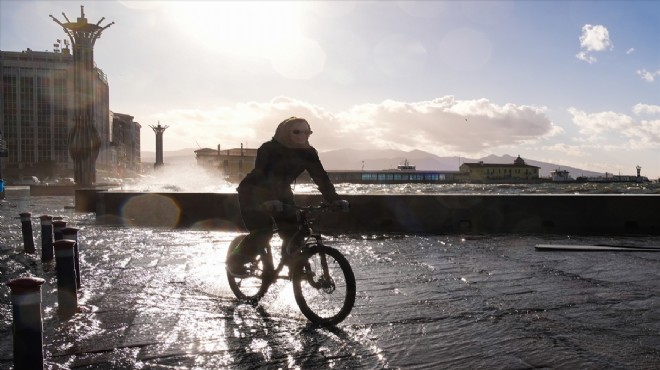 İzmir e fırtına ve çok kuvvetli yağış uyarısı!