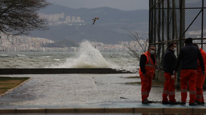 İzmir e fırtına ve çöl tozu uyarısı!