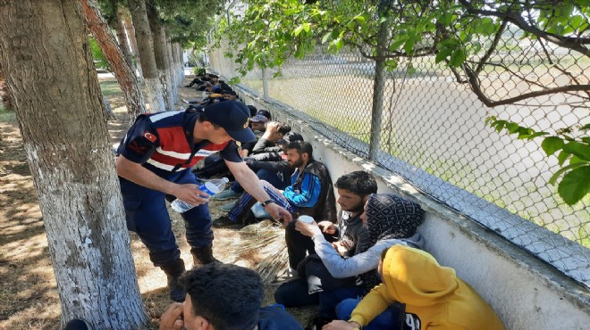 İzmir in 3 ilçesinde insan kaçakçılarına baskın!