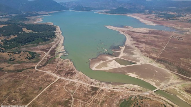 İzmir in barajlarından kötü haber: Su seviyeleri daha da geriledi!