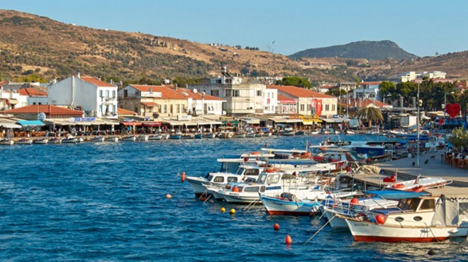 İzmir in turistik ilçesi  sakin şehir  yolunda!