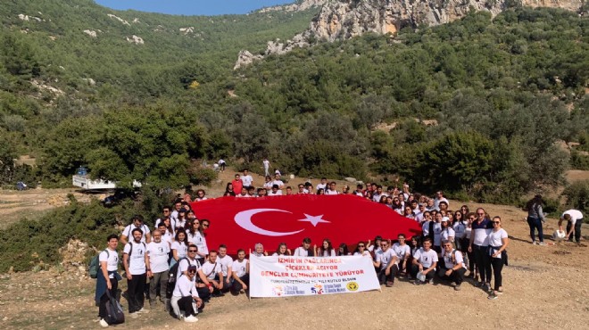 İzmir in dağlarında çiçekler açtı