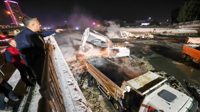 İzmir'in derelerinde gece mesaisi!