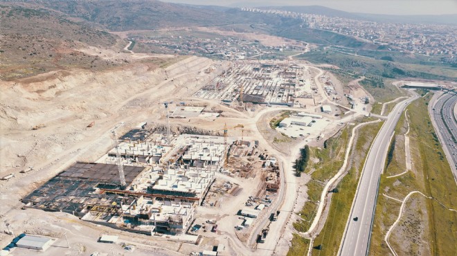 İzmir'in en büyük sağlık kampüsü inşaatı yükseliyor