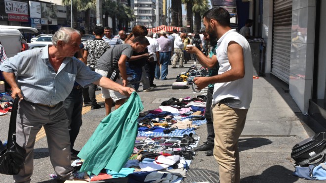 İzmir'in göbeğinde 'ne alırsan 1 TL' pazarı!