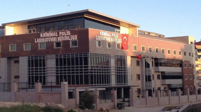 İzmir'in kriminal merkezinde şok: Tarihi silahlar imitasyonlarıyla değiştirilmiş