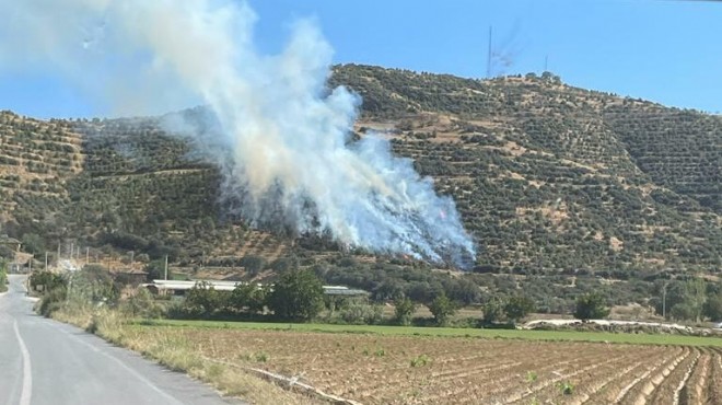 O ilçede alevlerle 3 saatlik mücadele!