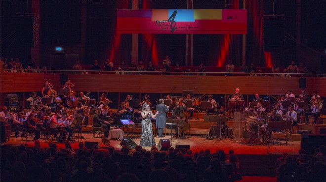 İzmir'in sanat arenasında görkemli açılış