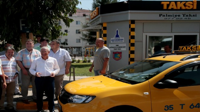 İzmir in taksilerinde  akıllı telefon  dönemi!