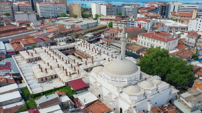 İzmir'in tarihi camileri cemaatle buluşmaya hazırlanıyor