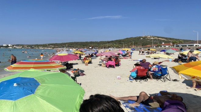 İzmir in turistik ilçesinde bayram yoğunluğu