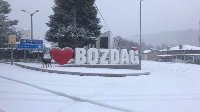 İzmir in zirvesi beyaza büründü!