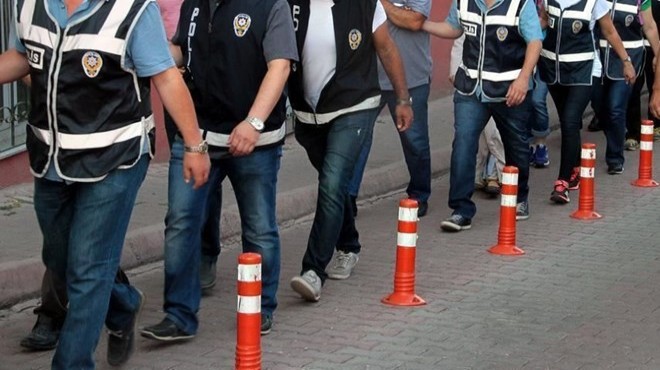 İzmir merkezli 13 ilde FETÖ operasyonu: 24 gözaltı