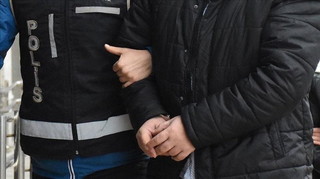İzmir merkezli FETÖ'nün TSK yapılanmasına yönelik operasyonda 12 şüpheli yakalandı