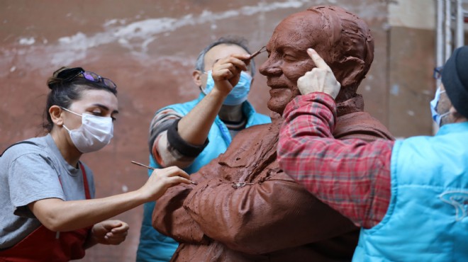 İzmir siyasetinde 'Bekir Coşkun heykeli' tartışması